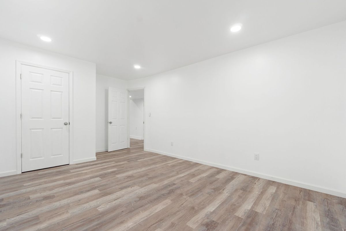 Building Photo - 156 Shepard Ave