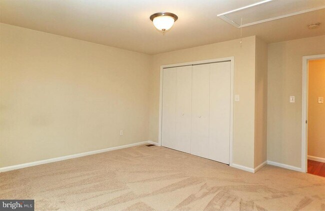 Building Photo - 730 Gentle Breeze Ct