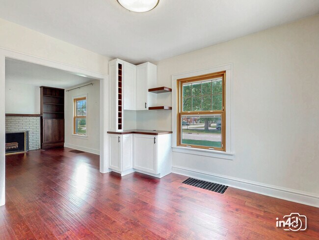 Building Photo - 1492 S Jefferson St