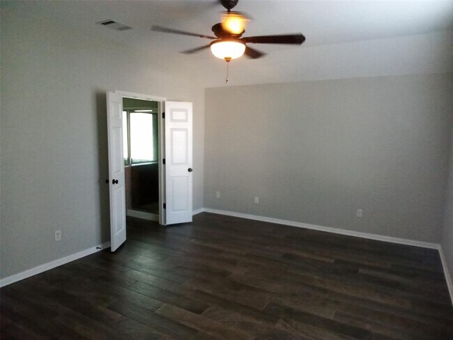 Building Photo - 2412 Tumbling River Dr