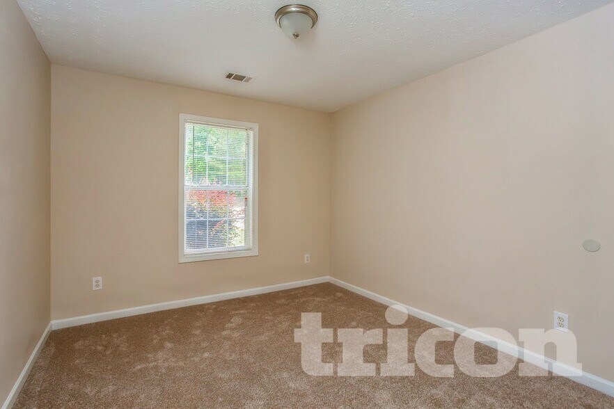 Building Photo - 450 Alcovy Way