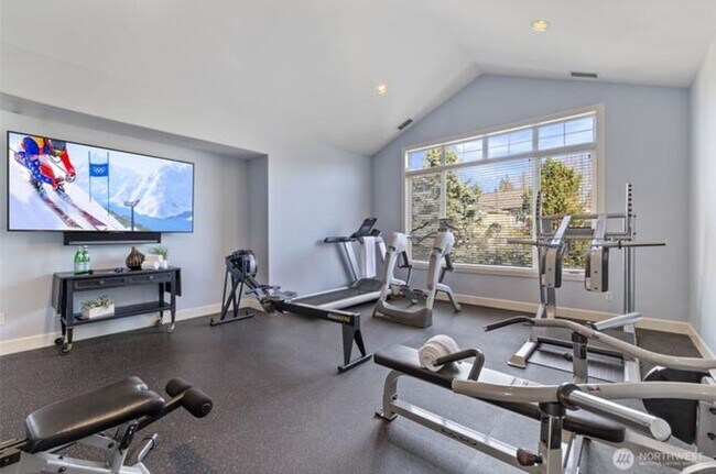 Building Photo - Luxury Living in sought after Sterling Woods