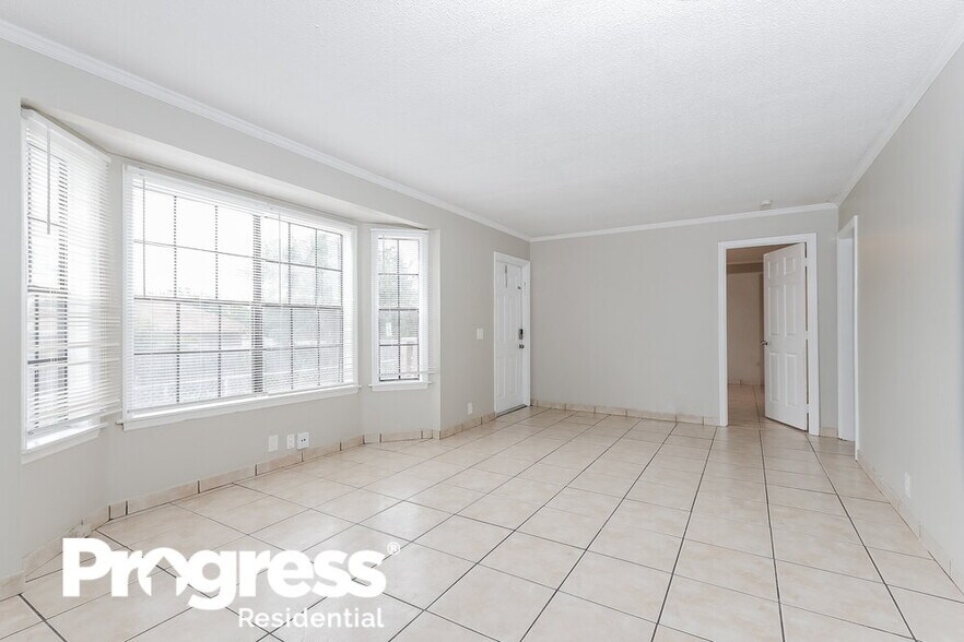 Building Photo - 1496 W 31st St