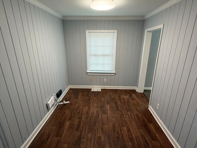 Building Photo - 1416 Rosewood Ave