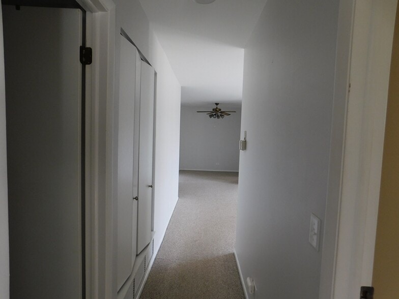 Building Photo - 573 Greystone Ln