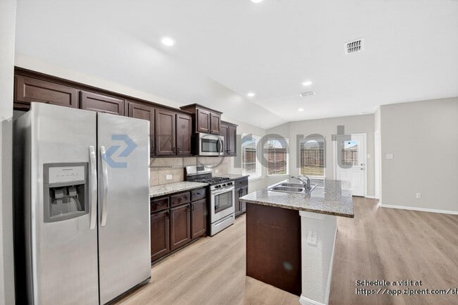 Building Photo - 10116 Clemmons Rd