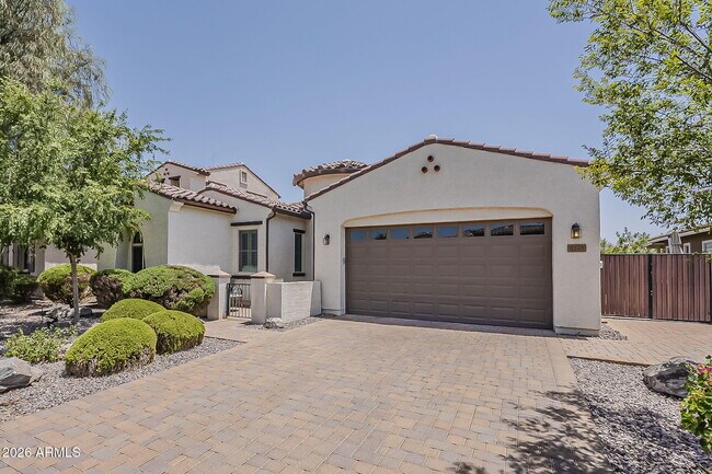 Building Photo - 4135 E Grand Canyon Dr