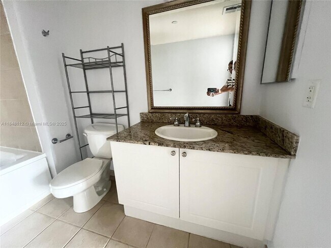 Building Photo - 19501 W Country Club Dr