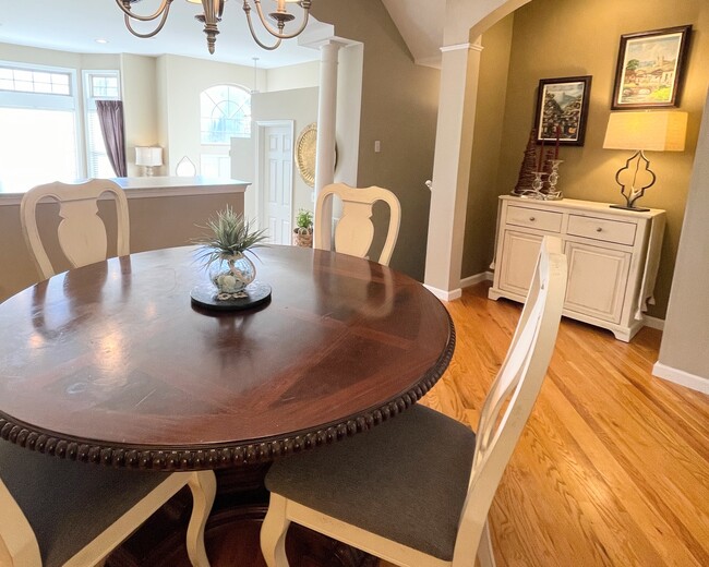 Building Photo - 4085 Waterford Dr