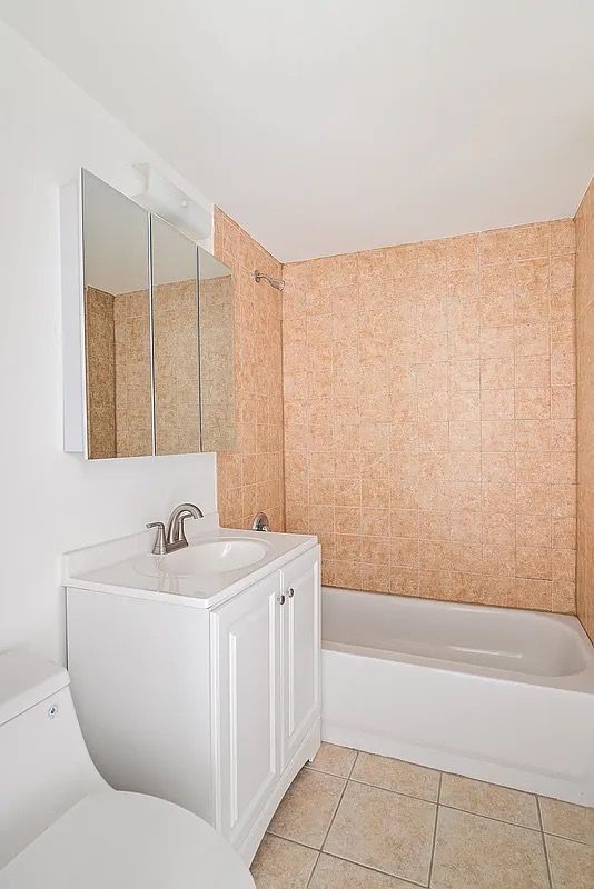 Building Photo - 482 Central Ave