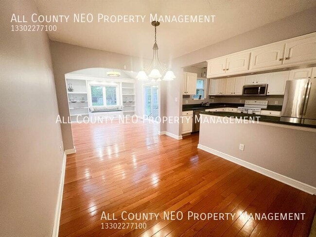 Building Photo - 8988 Birchwood Dr