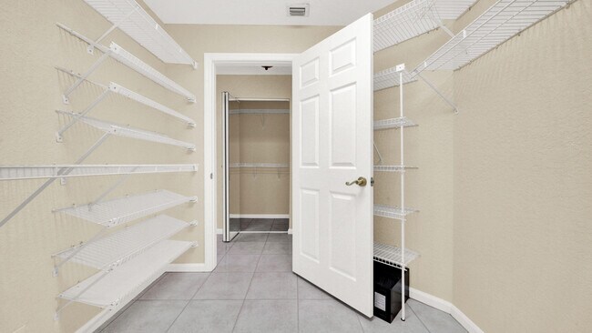 Building Photo - 13255 Royale Sabal Ct