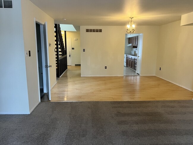 Building Photo - 18 Cedar Creek Ct