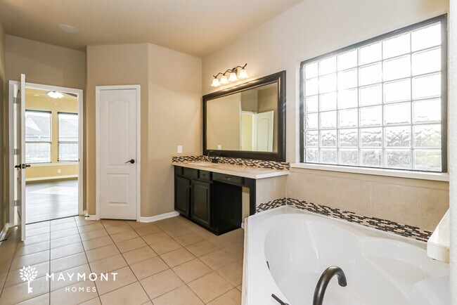 Building Photo - 25989 N Kings Mill Ln
