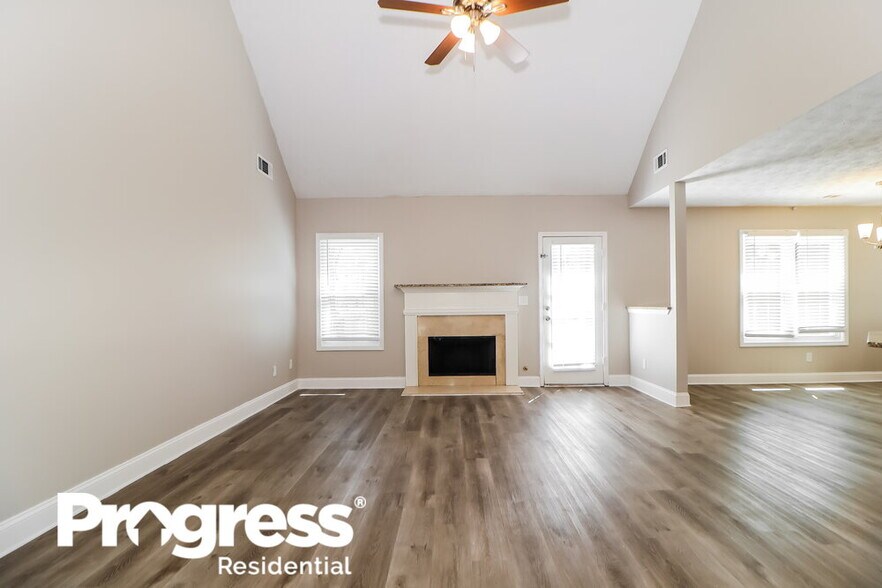 Building Photo - 2950 Northcliff Dr