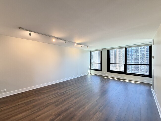 Building Photo - 1030 N State St