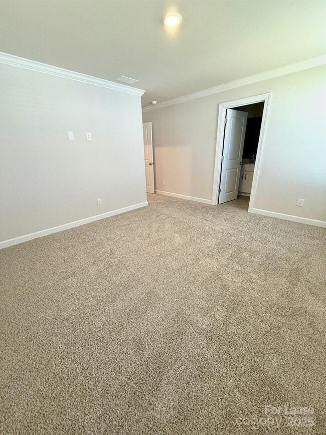 Building Photo - 1719 Braemar Vlg Dr