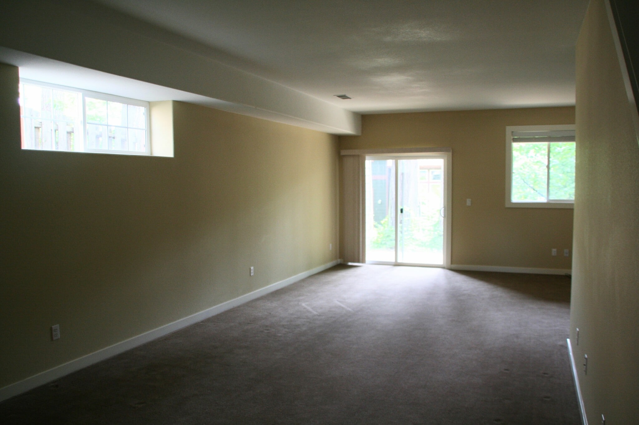 Building Photo - 9398 SW 153rd Ave