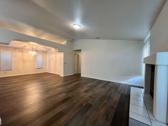 Building Photo - 92 Rosewood Cir