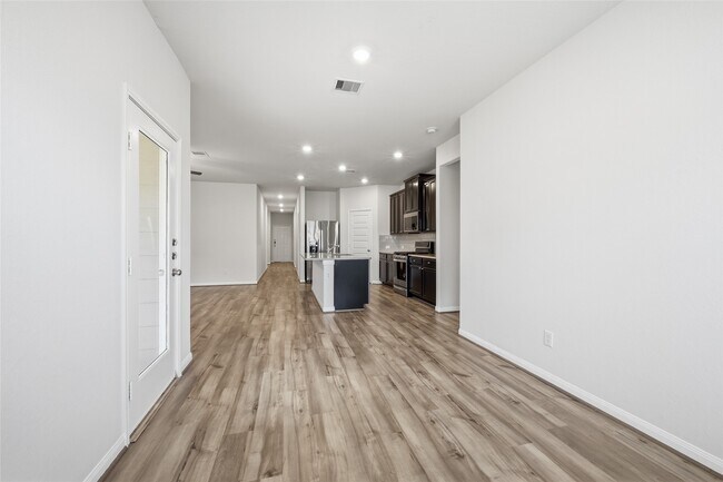 Building Photo - 7035 Toluca Dr