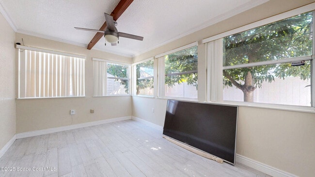 Building Photo - 410 Finch Dr