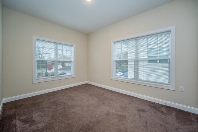 Building Photo - 31 Mary Helen Pl