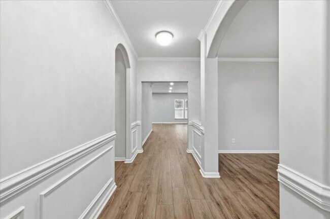 Building Photo - 8 Woods Way