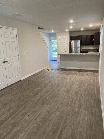 Building Photo - 1329 Delmar St