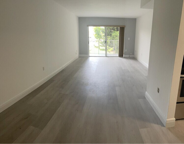 Building Photo - 4800 NW 79th Ave