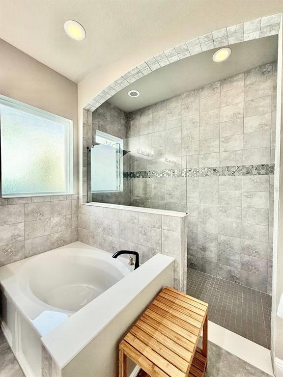 Building Photo - 6414 Salt Creek Ave