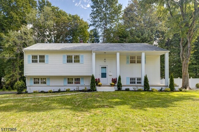 Primary Photo - 50 Colonial Way