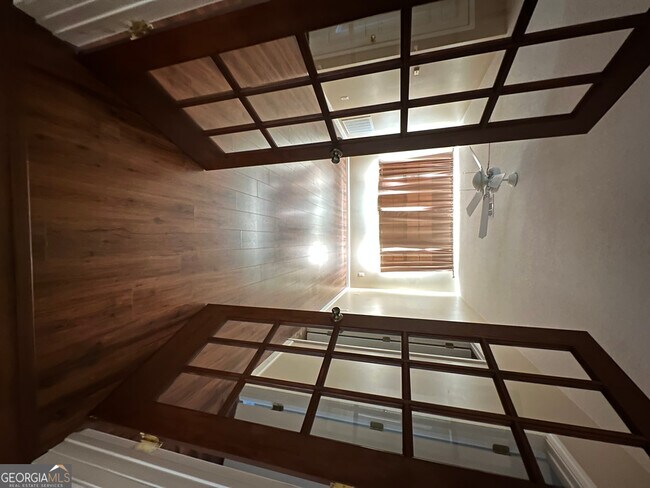 Building Photo - 22 Robins Ct