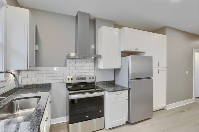 Building Photo - 5619 Hays St