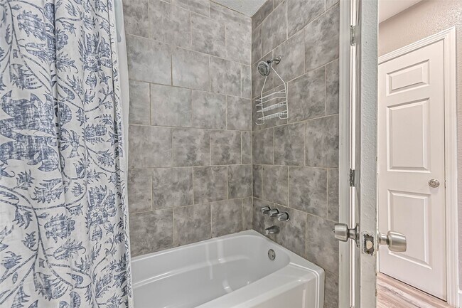 Building Photo - 2914 Avenue K Ave