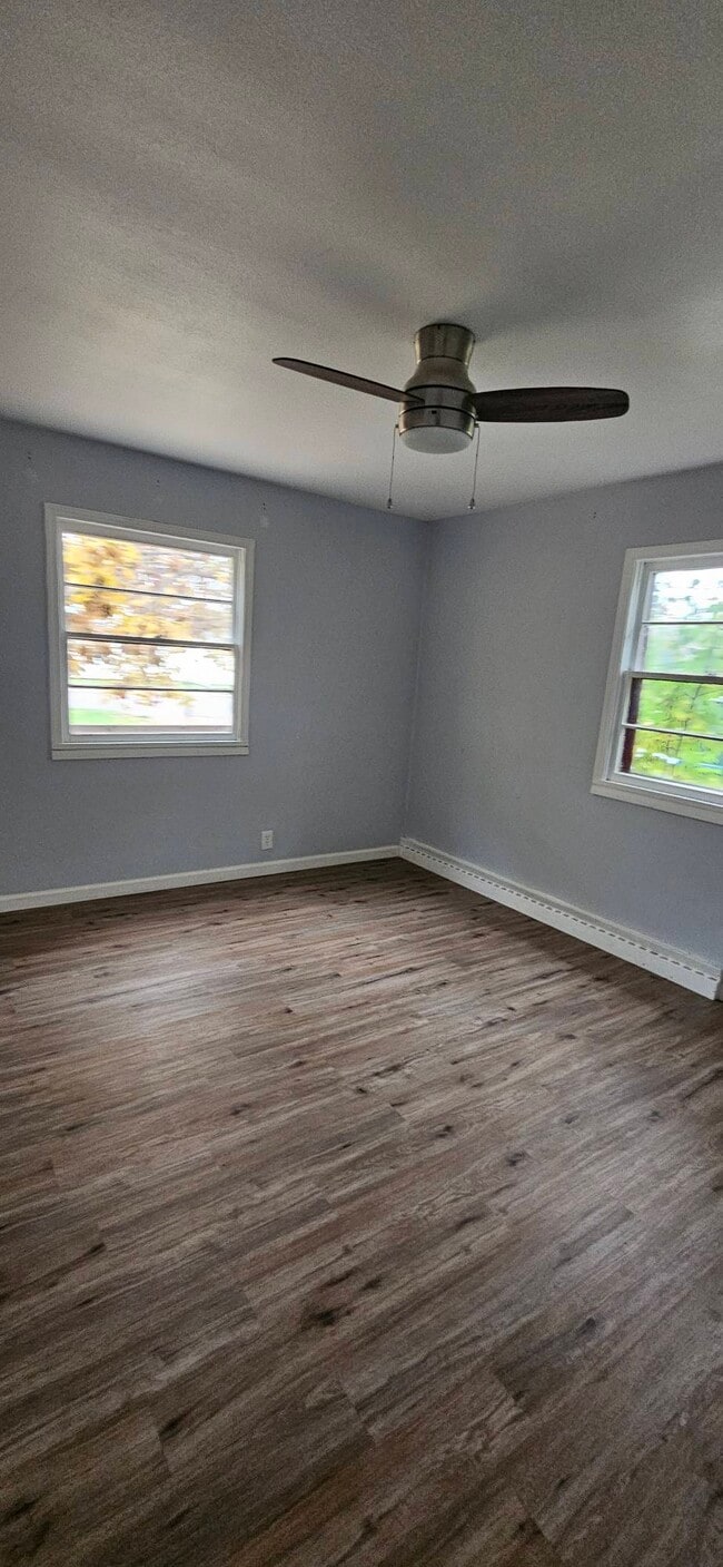 Building Photo - 1413 5th Ave NW