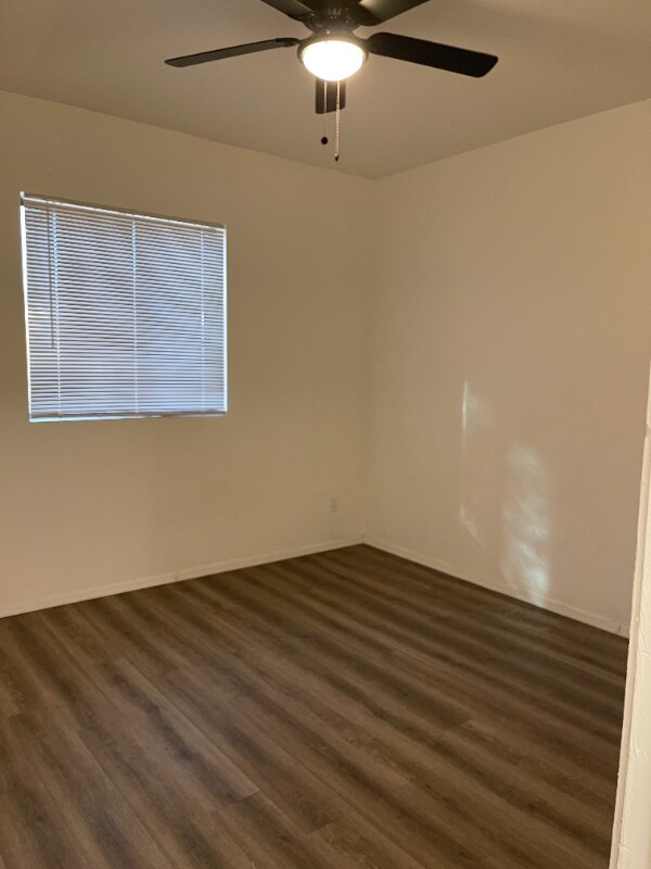 Building Photo - 515 E 6th St