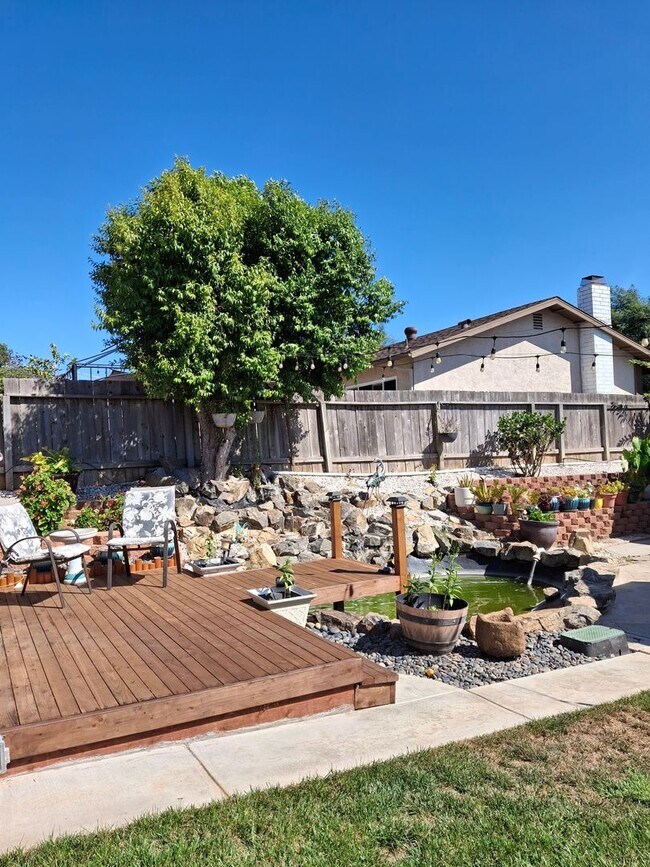 Building Photo - Beautiful 4-Bedroom Home with Central AC and Solar! MUST SEE!!!
