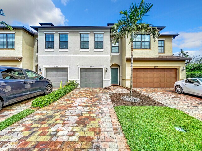 Building Photo - 2757 Troubadour St