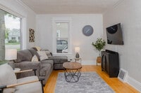 Building Photo - 710 E Franklin St