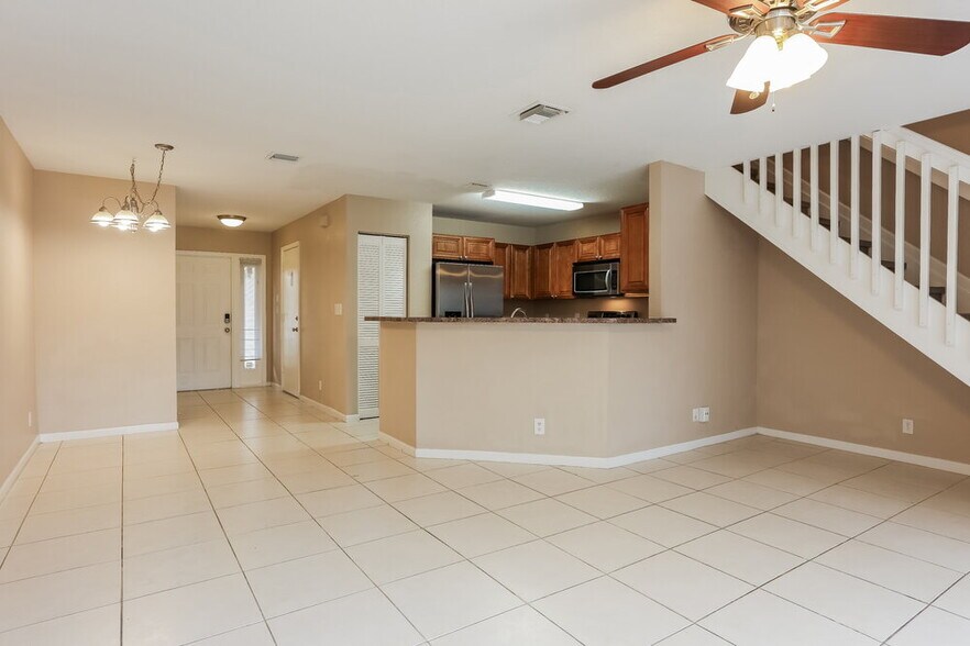 Building Photo - 8984 NW 38th Dr