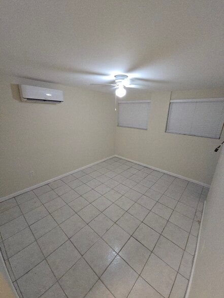 Building Photo - 3180 SW 6th St