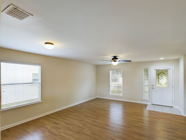 Building Photo - 15123 Meredith Ln