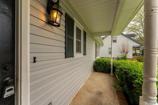 Building Photo - 104 Westminster Way