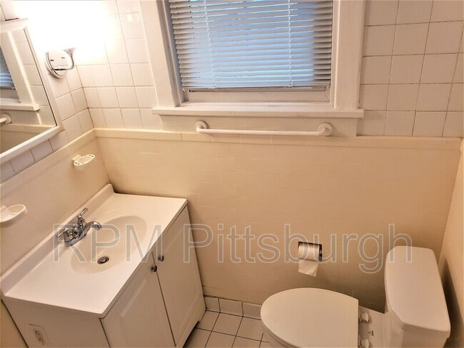 Building Photo - 205 Lehigh Ave