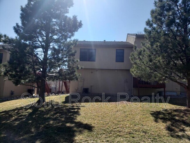 Building Photo - 6945 Yellowpine Dr