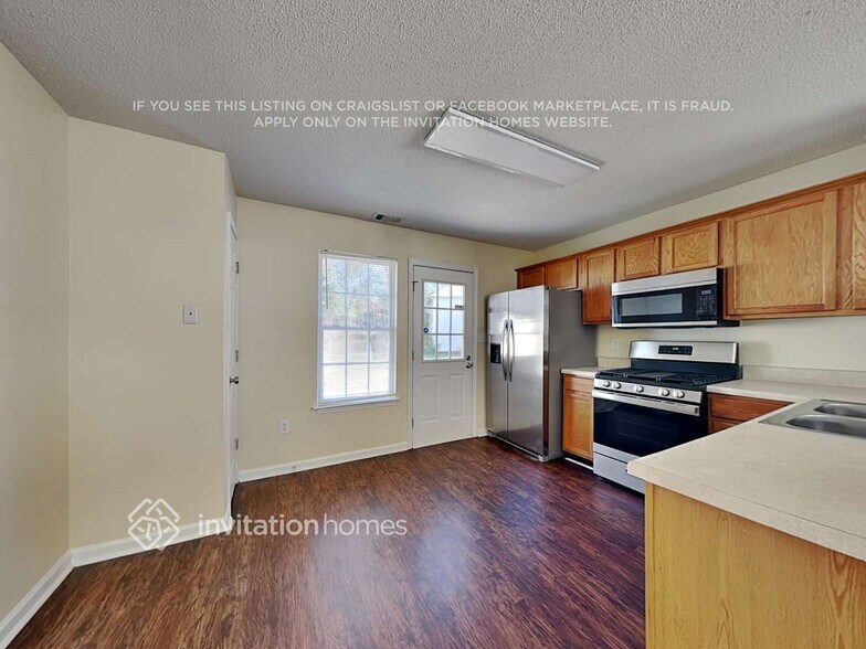 Building Photo - 204 Tulane Dr