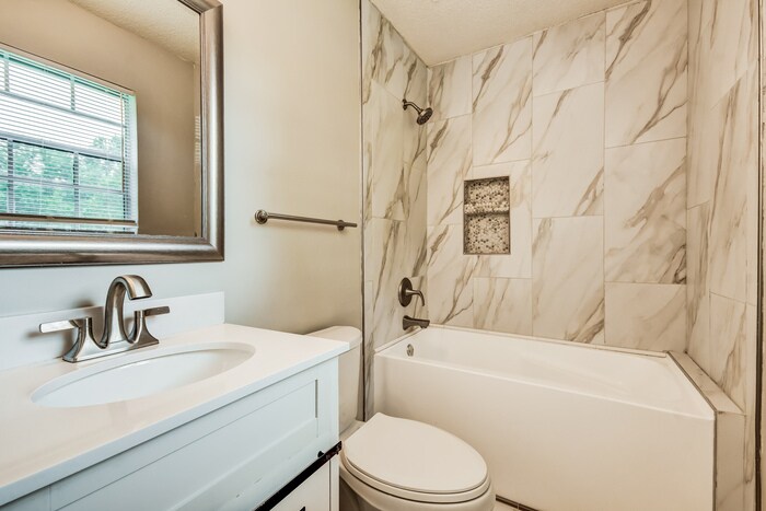 Building Photo - 2904 Clement St