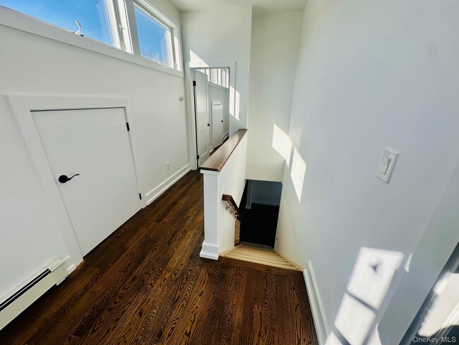 Building Photo - 11 W Glen Ave