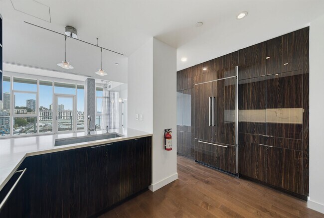 Building Photo - 800 Ave at Port Imperial