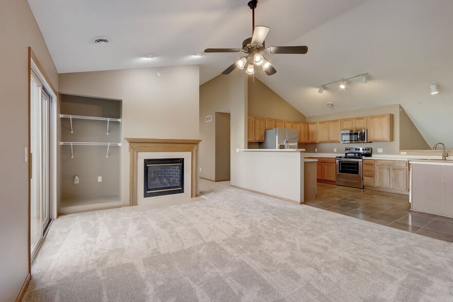 Building Photo - 1222 Bergmann Dr